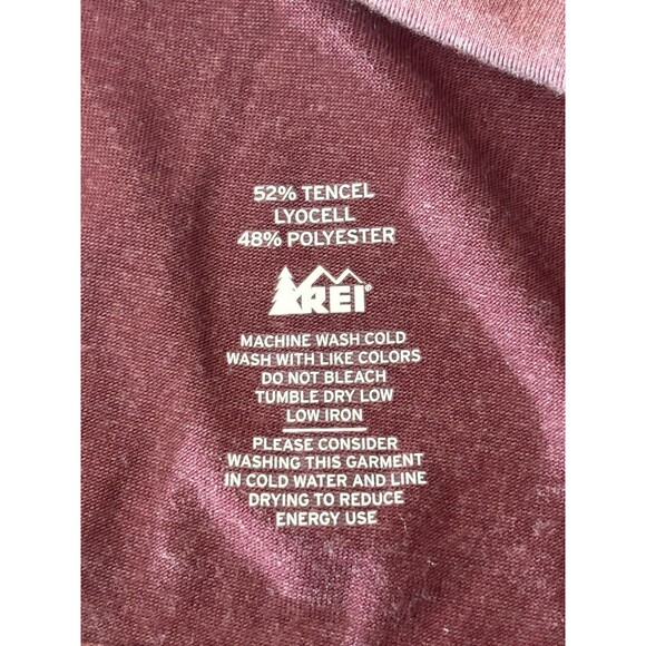 REI Women’s Medium V-neck Burgundy Tshirt Athletic Performance Hiking Outdoors - Picture 10 of 10